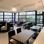 فندق Brit Confort Centre 3*
