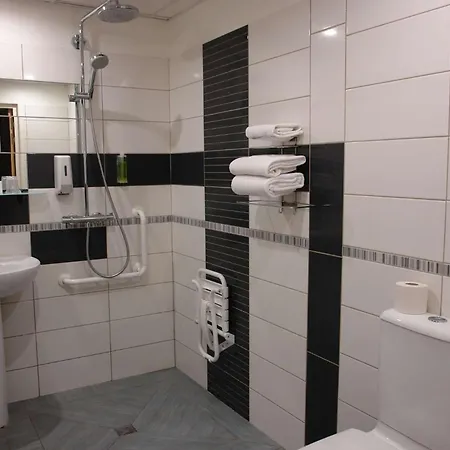 Brit Confort Centre Hotel 3*
