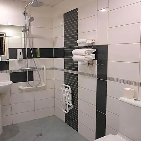 Brit Confort Centre Hotel 3*