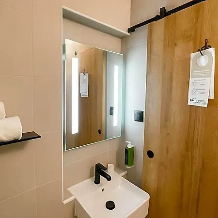 Brit Confort Centre Hotel