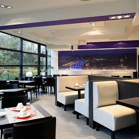 Brit Confort Centre Hotel Ruan