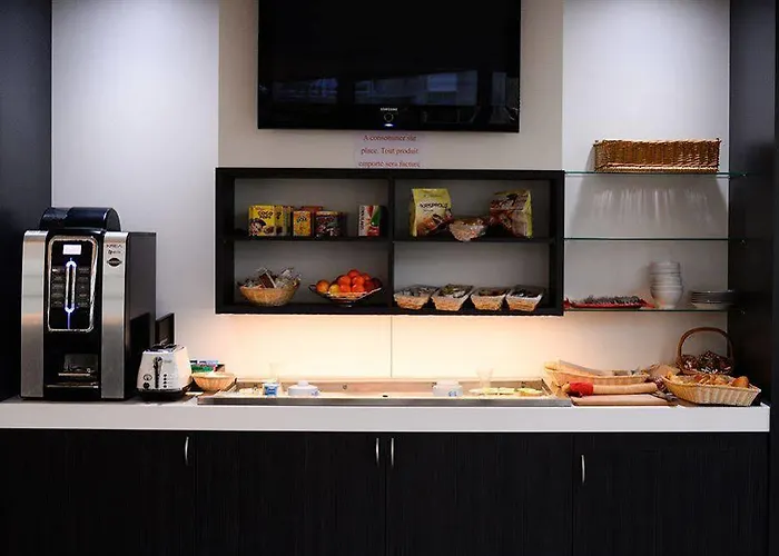 Brit Confort Centre Hotel 2*